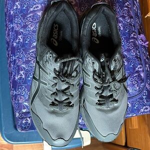 NWOT 12.5 Asics Ortholite in a beautiful gray and black